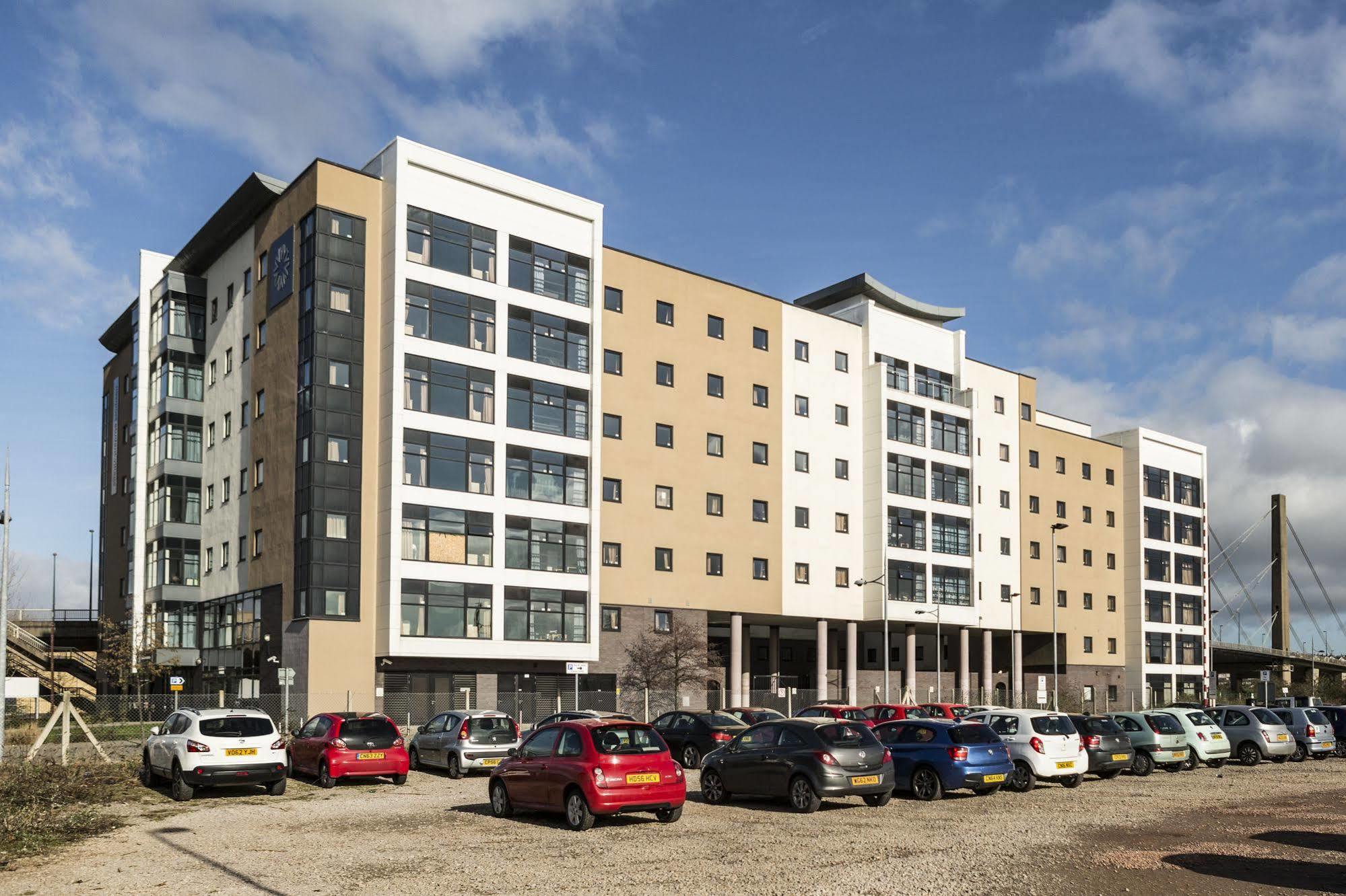 Newport Student Village  Exteriör bild